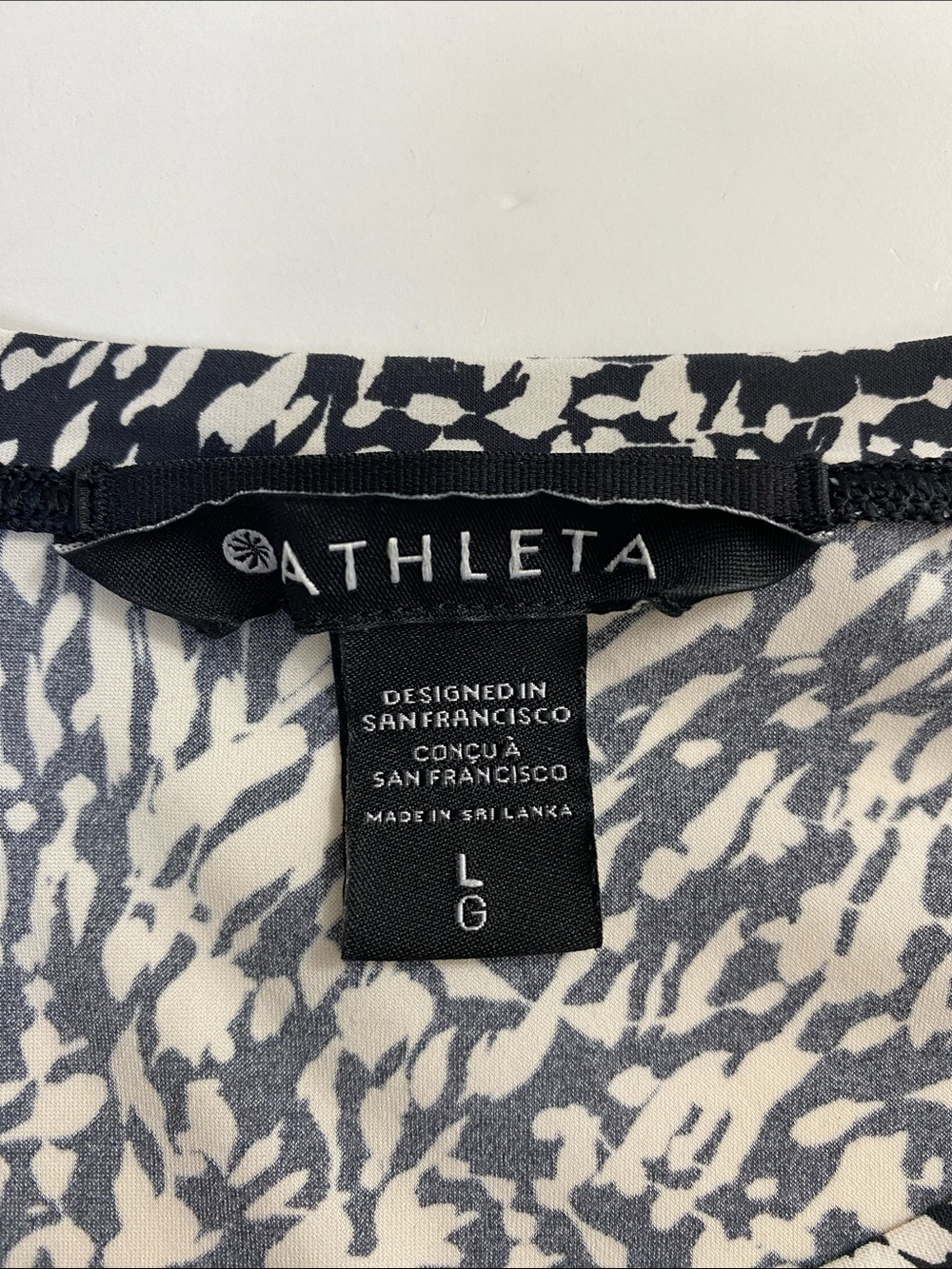 Athleta Ultimate Train T-shirt Size L Windstorm Black/White Lightweight Silky - Picture 3 of 7